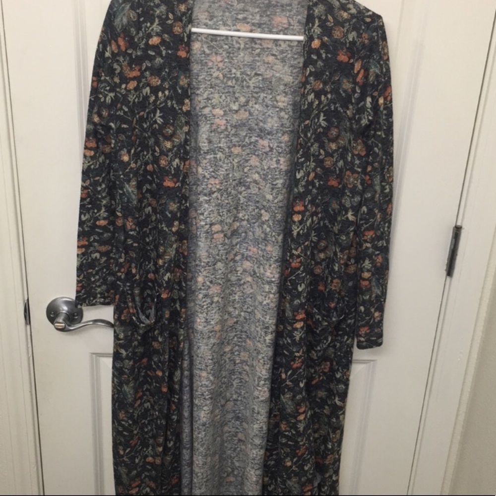 LulaRoe Sarah size SMALL